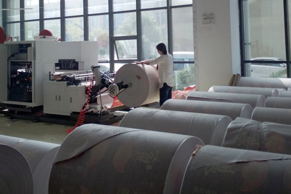 彩匯包裝-生產車間